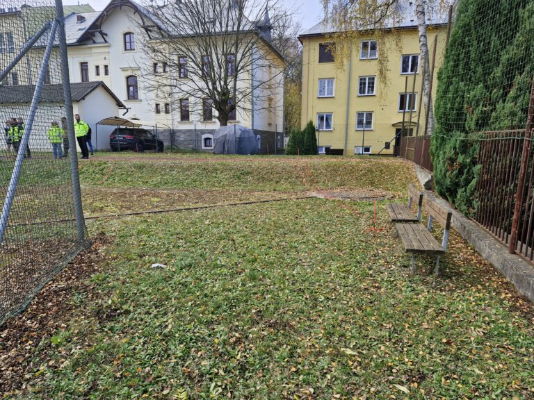 Původní prostor před stavbou na ulici Jelínkova 1